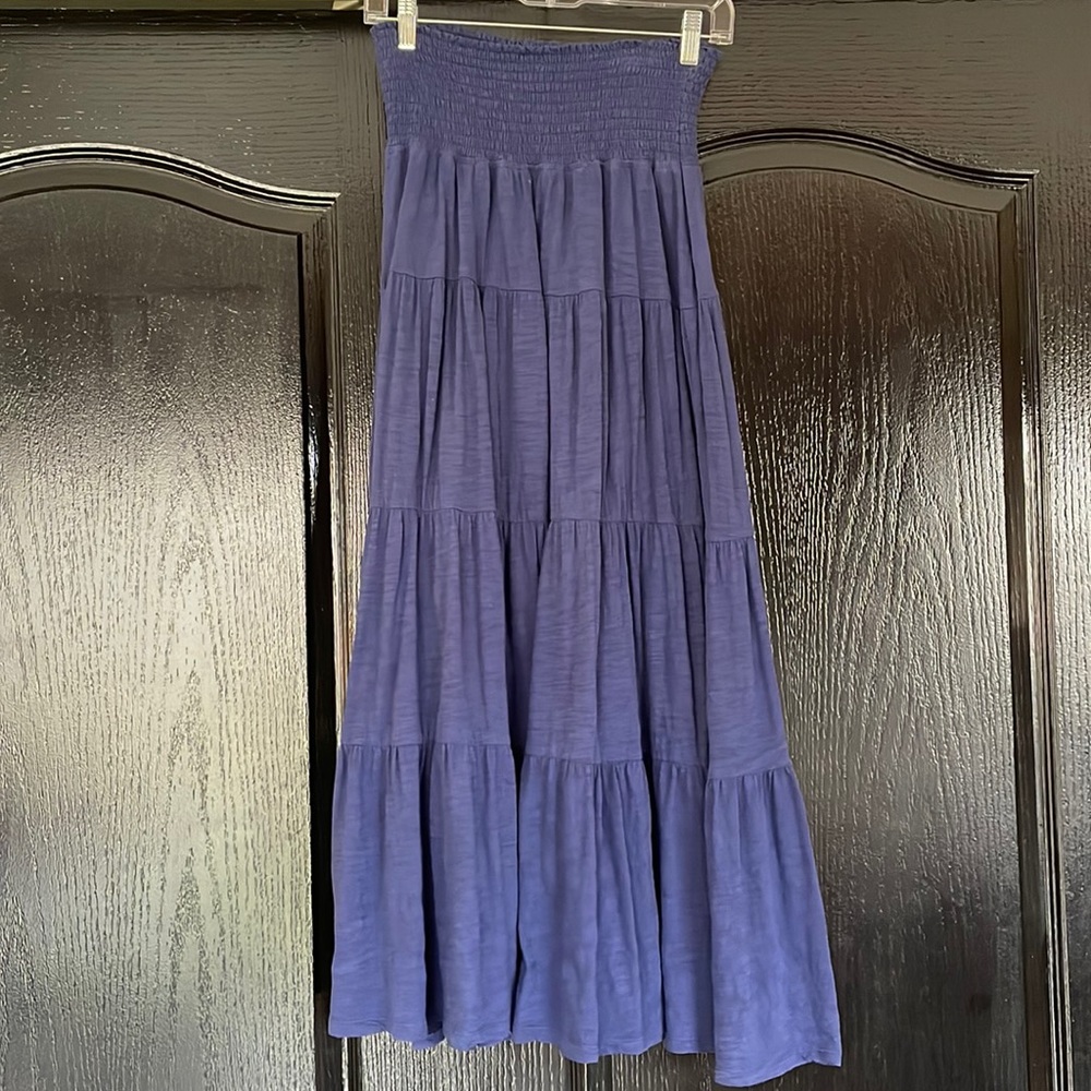 Old Navy navy blue peasant skirt